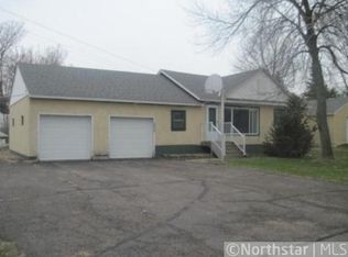 1805 Stoughton Ave, Chaska, MN 55318