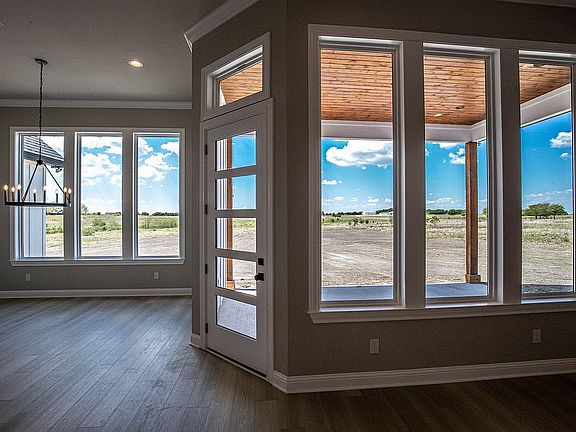 5th image of 2720 Southwinds Dr