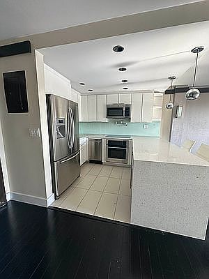 5th image of 25-40 Shore Blvd #9D