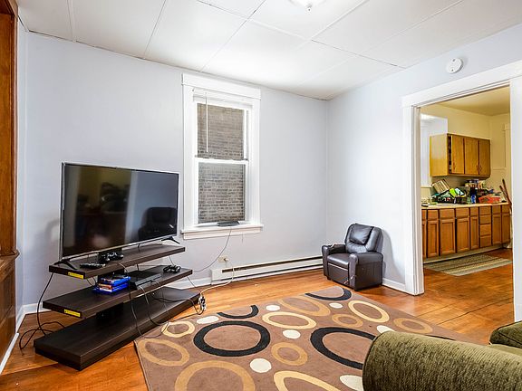 4th image of 1435 Harlem Ave