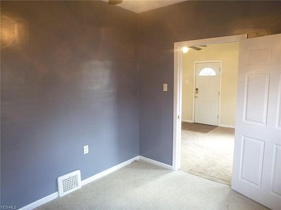 5th image of 1362 S Hawkins Ave