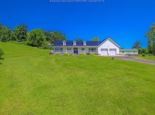 792 Tyler Creek Rd, Salt Rock, WV 25559