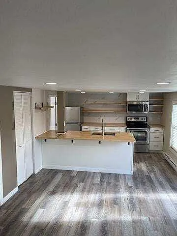 1209 E North Ave — Photo 16