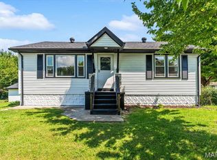 712 Hill Rd, Caseyville, IL 62232