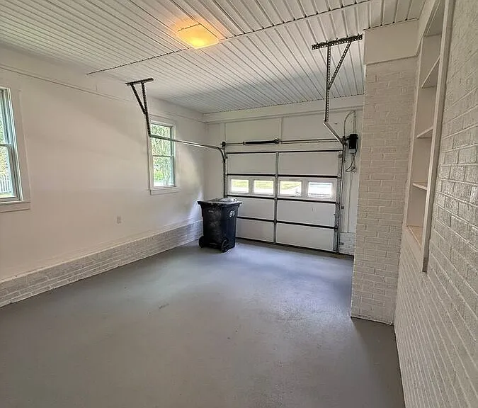 22 McLean St — Photo 7
