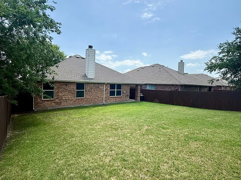 2345 Aurora Dr — Photo 27
