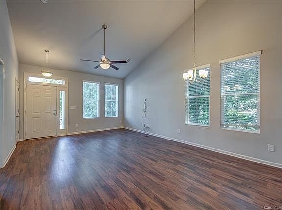 4th image of 120 Village Pl