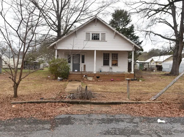41 Oak St, Sylacauga, AL 35150