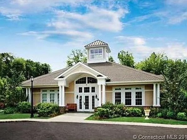 27 Winding Trl, Middlebury, CT 06762