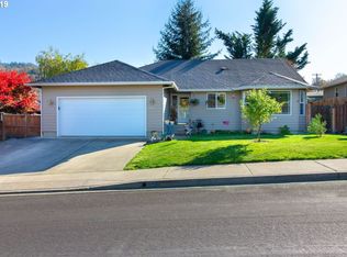 2301 SE Chinaberry Ave, Roseburg, OR 97470