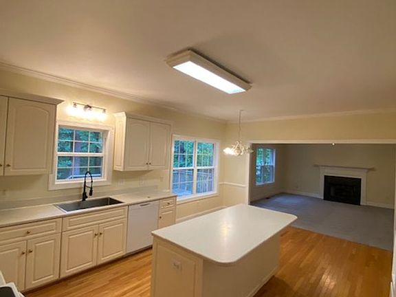 4th image of 506 Eagle Pointe Dr