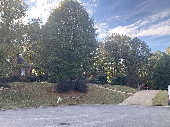 4th image of 141 Ashford Cir