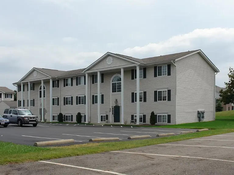 270 Wilbur Dr NE #F — Photo 3