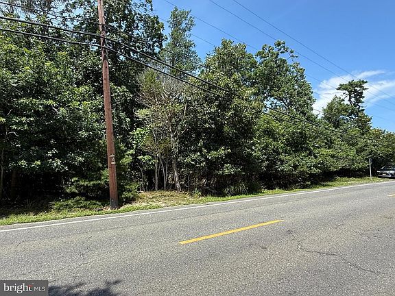 3rd image of 1298 Radio Rd