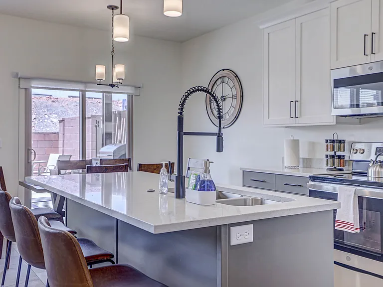 1311 E Vista Roja Pl — Photo 5