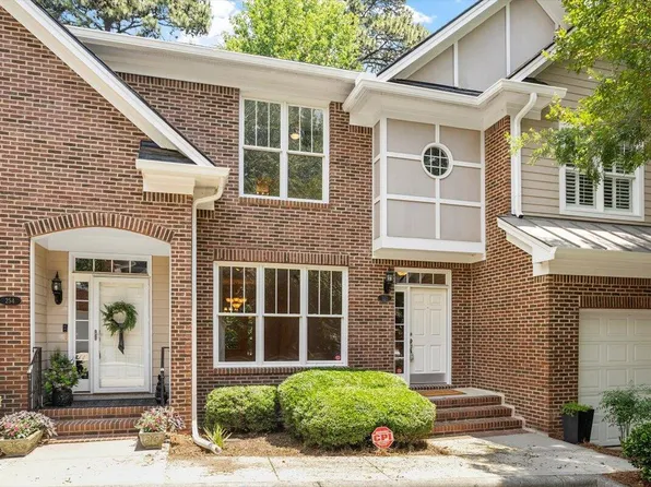 252 Ashton Hall Ln, Raleigh, NC 27609