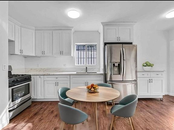 5th image of 14201 Friar St