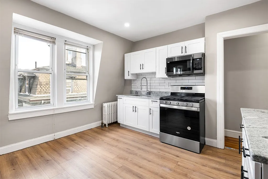 2 bed, 1.0 bath, 800 sqft, $2,650 — Photo 1
