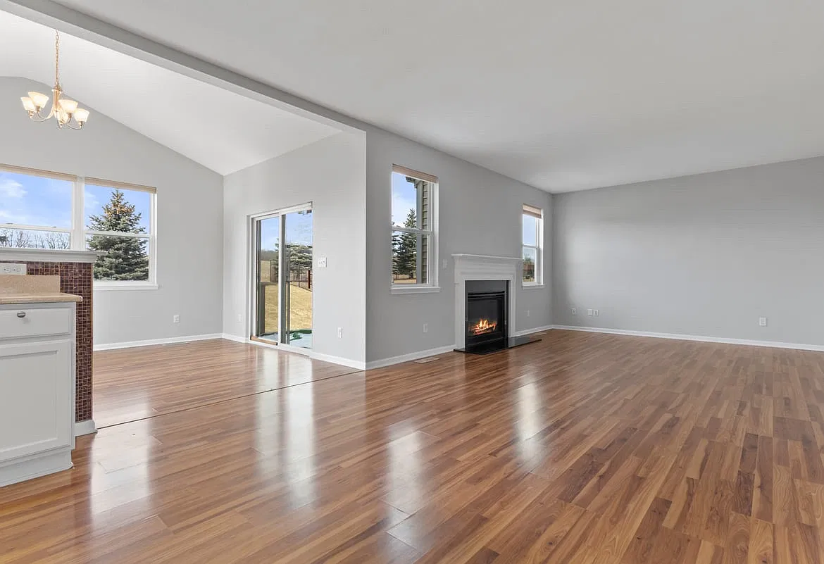 4 bed, 3.5 bath, 3600 sqft, $3,100 — Photo 4