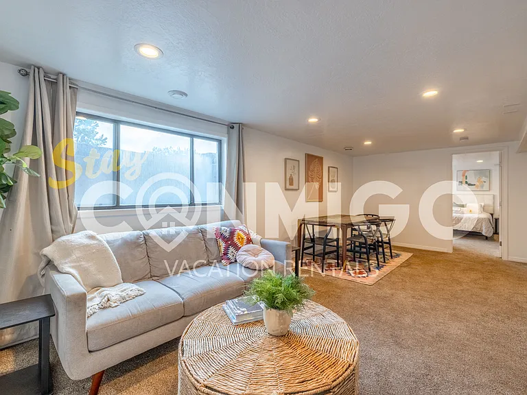 1041 E Platinum Way #1 — Photo 18
