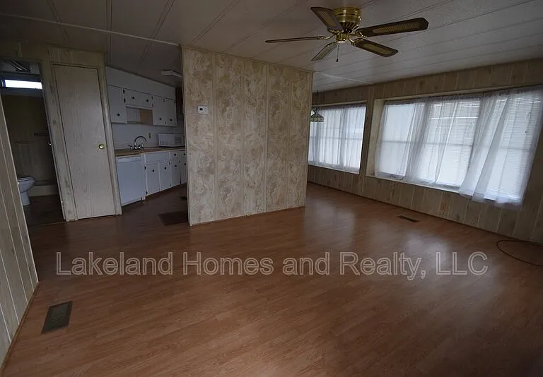 1567 Longbow Dr — Photo 3