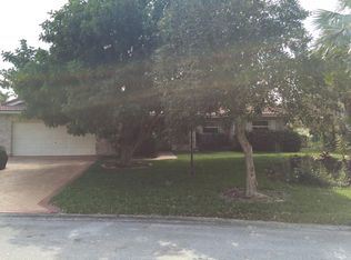 8282 SW 1st Mnr, Coral Springs, FL 33071