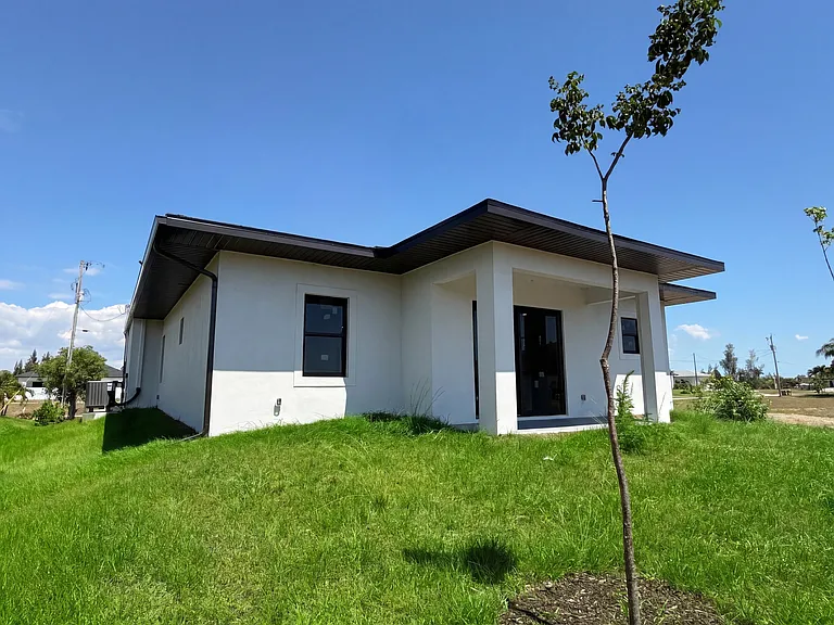 2726 NW 41st Pl — Photo 25