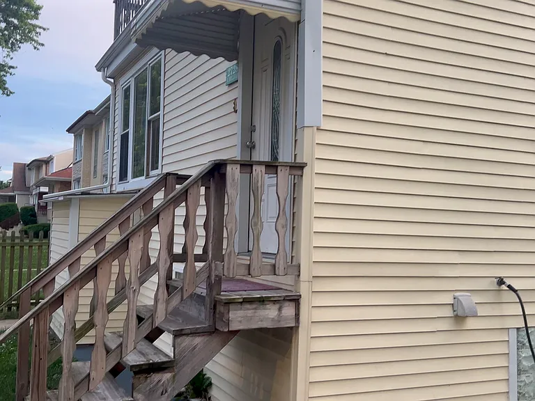 2728 N Mulligan Ave — Photo 6