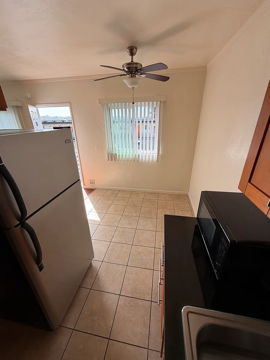 Building Photo - 273 Macarthur Blvd #305