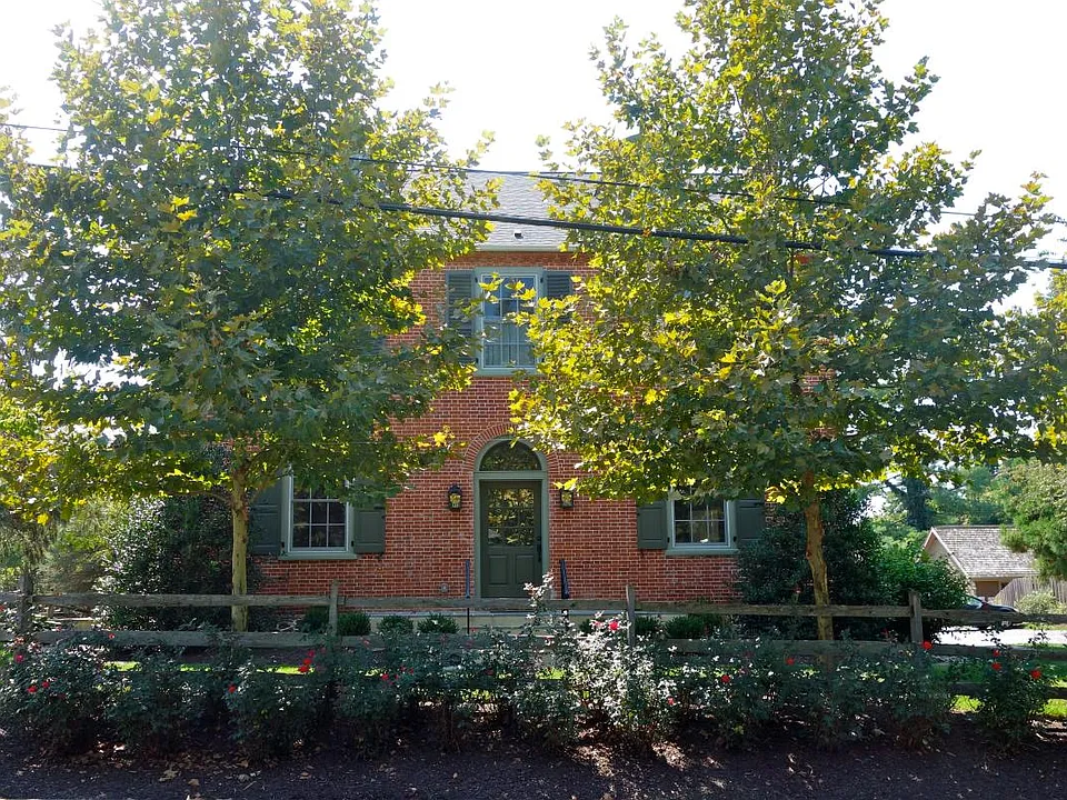 Building Frontage