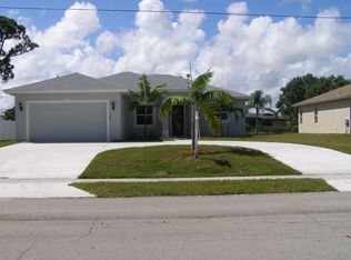 762 SE Thornhill Dr, Port Saint Lucie, FL 34983