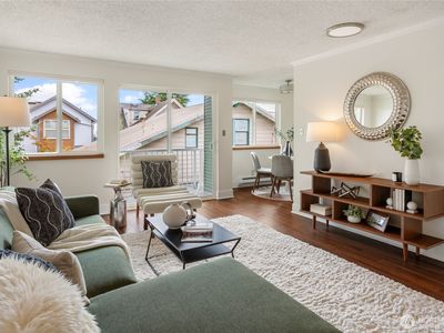 506 N 45th Street #301, Seattle, WA, 98103