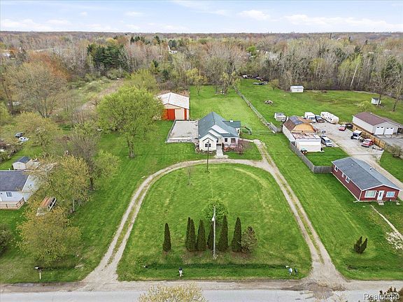 2nd image of 1918 Harvey Rd