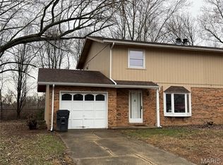 3339 Dovershire Dr, Belleville, IL 62221