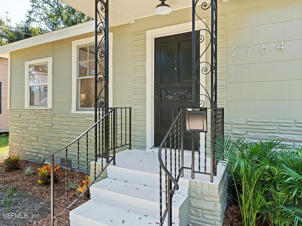 1st image of 2764 DELLWOOD Avenue