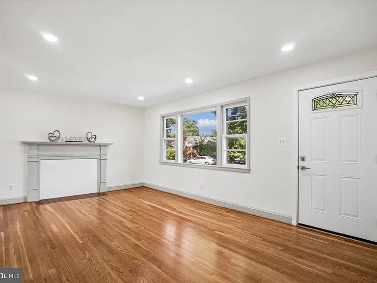 3227 Sherry Ct — Photo 11