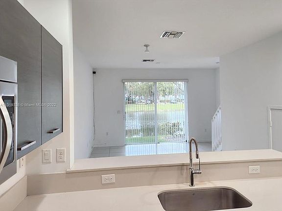3rd image of 3575 NW 13th St