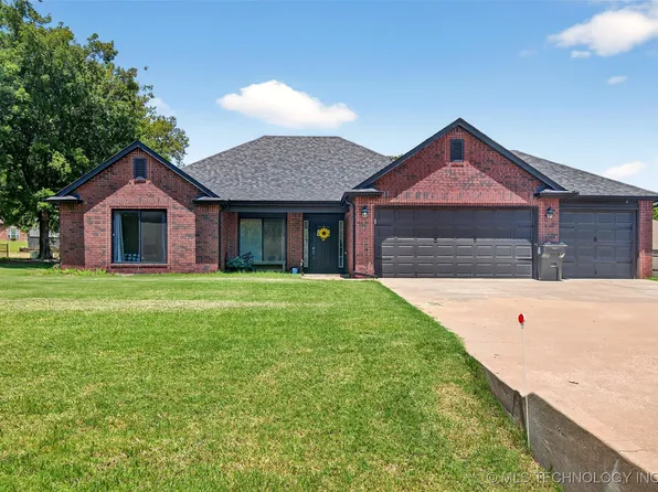 8813 E 104th Pl N, Owasso, OK 74055