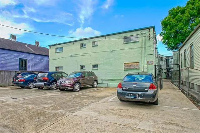 1121 N Villere St #25