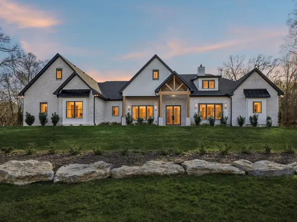 542 Cumberland Hills Dr, Hendersonville, TN 37075