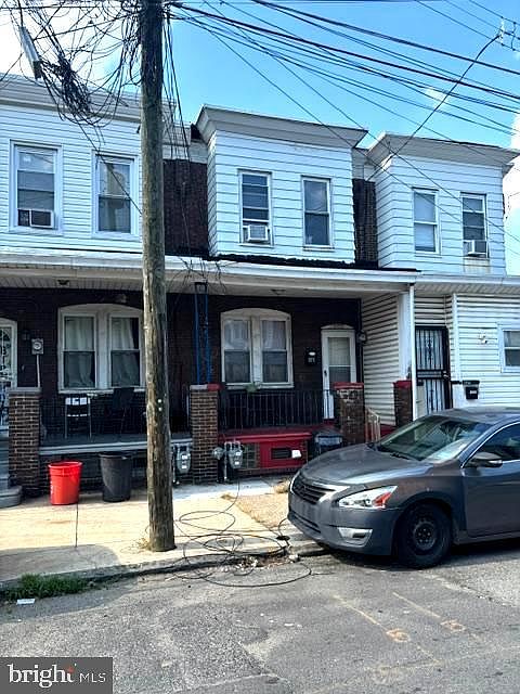 2nd image of 1275 Chase St