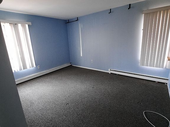 3rd image of 845 Broadway Ave