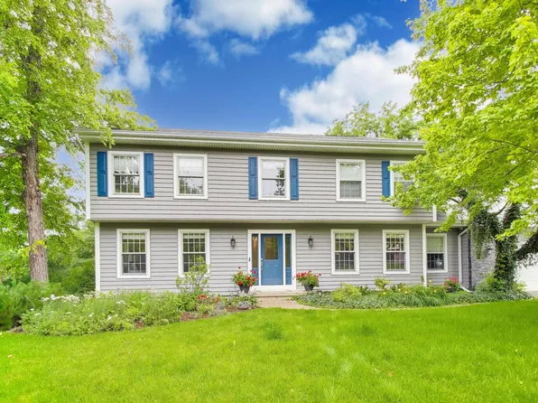 924 Glen Oak Dr, Sleepy Hollow, IL 60118