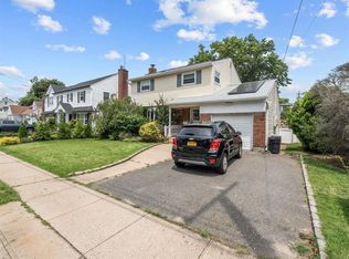 29 Park Blvd, Malverne, NY 11565