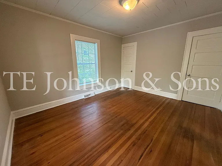 526 Chandler St — Photo 19