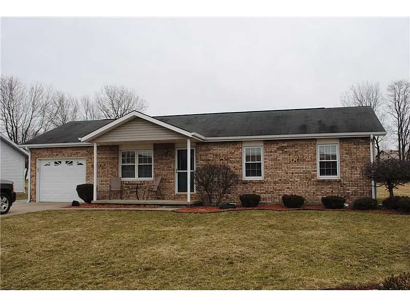 738 Barbara Dr photo 1