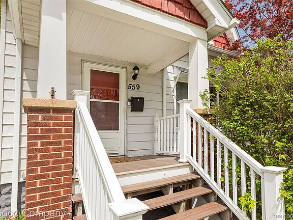 2nd image of 559 E Harry Ave