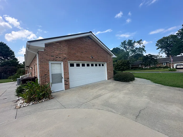 536 Summit Ridge Dr — Photo 24