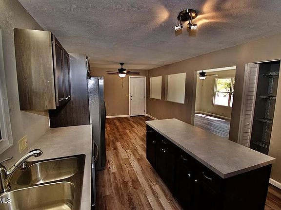 5th image of 1742 Joan Dr