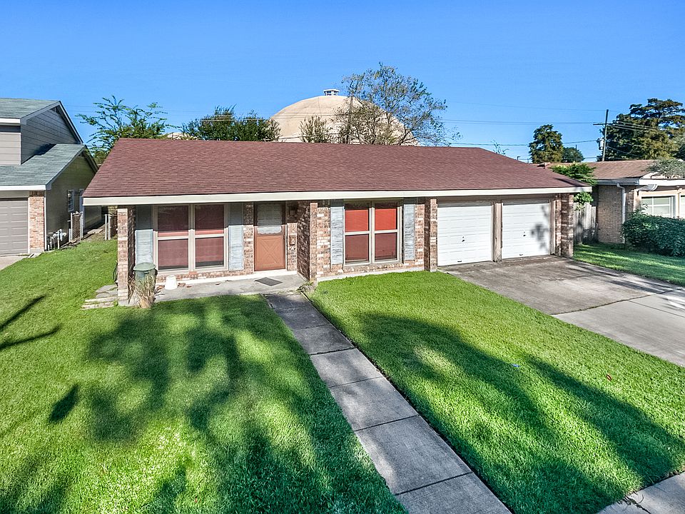 1st image of 209 Brookmeade Dr